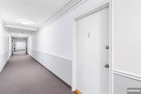 Entry Way - 25 Grand Ave #5D, Hackensack, NJ 07601 photo 2 of 4