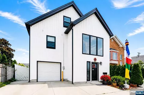 440 Alder St, Lyndhurst, NJ 07071