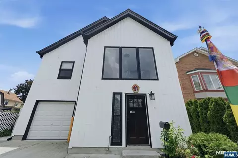440 Alder St, Lyndhurst, NJ 07071
