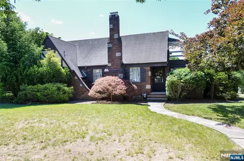 15-06 Morlot Ave, Fair Lawn, NJ 07410