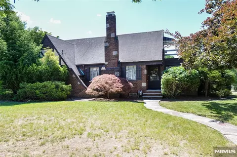 15-06 Morlot Ave, Fair Lawn, NJ 07410