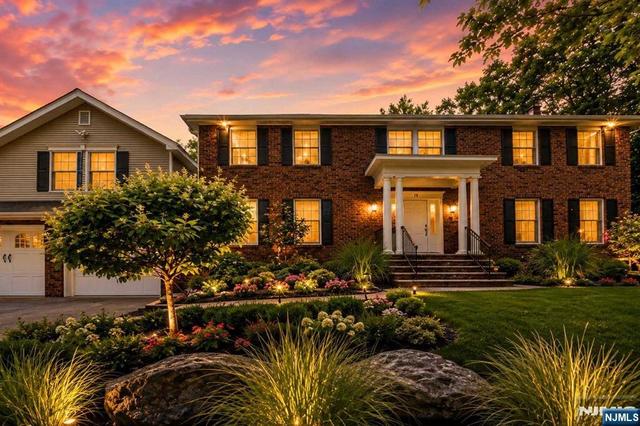 18 Monument Ln, Alpine, NJ 07620