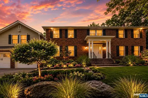18 Monument Ln, Alpine, NJ 07620