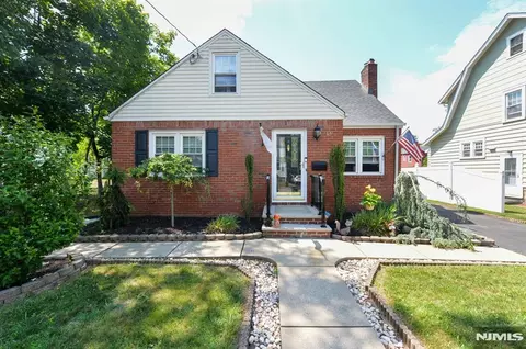 65 E Linden Ave, Dumont, NJ 07628