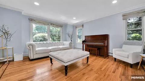 Other - 26 Devonshire Rd, Cresskill, NJ 07626 photo 2 of 10