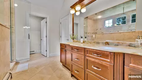Entry Way - 26 Devonshire Rd, Cresskill, NJ 07626 photo 6 of 10