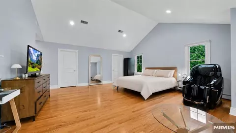 Bedroom - 26 Devonshire Rd, Cresskill, NJ 07626 photo 2 of 5