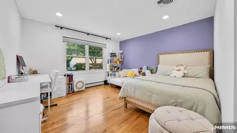 Bedroom - 26 Devonshire Rd, Cresskill, NJ 07626 photo 3 of 5