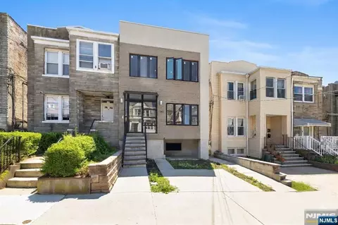 141 Beach St, Jersey City, NJ 07307