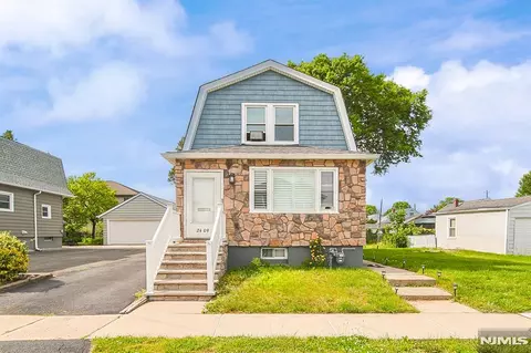 24-09 Raphael St, Fair Lawn, NJ 07410