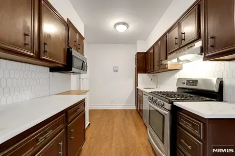 100 E Palisade Ave #A24, Englewood, NJ 07631