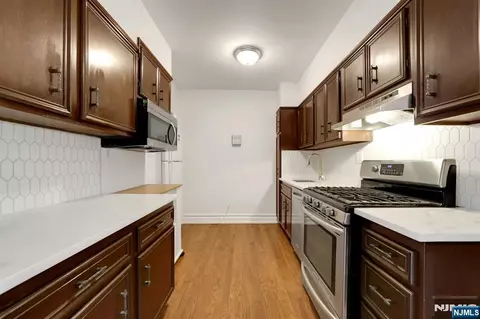 100 E Palisade Ave #A24, Englewood, NJ 07631