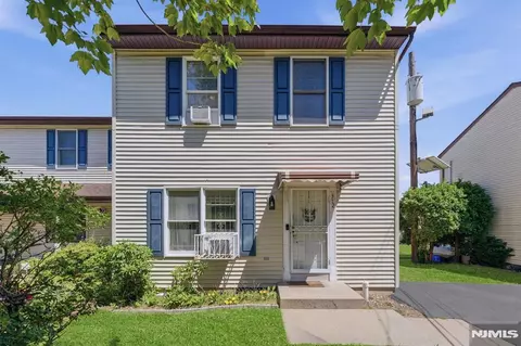 312 Littleton Ave #804, Newark, NJ 07103