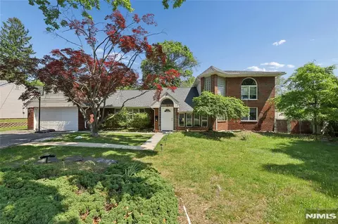 191 Haase Ave, Paramus, NJ 07652