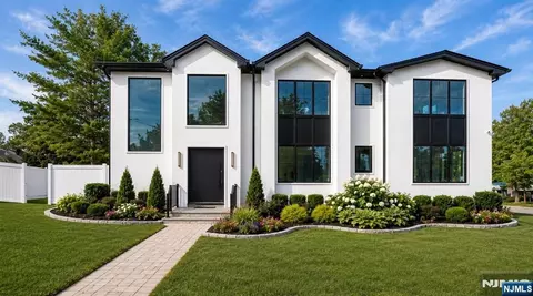 673 Cambridge Rd, Paramus, NJ 07652 photo 1