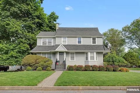 26 George St, Allendale, NJ 07401