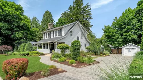 84 S Central Ave, Ramsey, NJ 07446