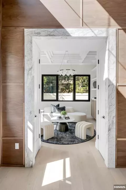 Entry Way - 474 Oregon St, Paramus, NJ 07652 photo 2 of 5