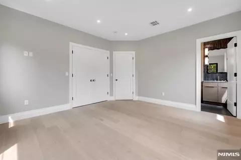 Bedroom - 474 Oregon St, Paramus, NJ 07652 photo 4 of 6