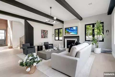 Living - 474 Oregon St, Paramus, NJ 07652 photo 1 of 1