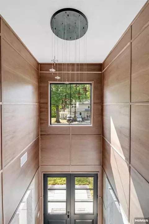 Entry Way - 474 Oregon St, Paramus, NJ 07652 photo 1 of 5