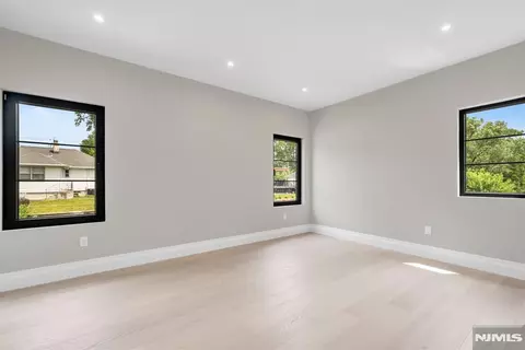 Bedroom - 474 Oregon St, Paramus, NJ 07652 photo 5 of 6