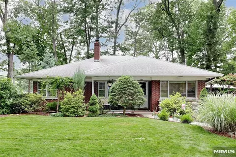466 Mountain Ave, Township Of Washington, NJ 07676