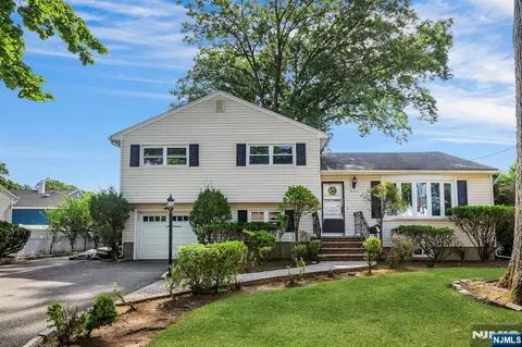 599 Concord St, New Milford, NJ 07646