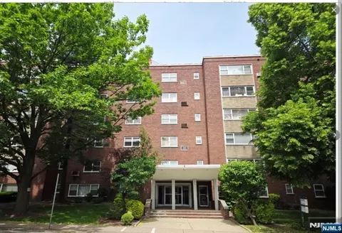 1575 Center Ave #5F, Fort Lee, NJ 07024