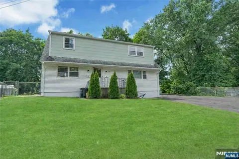 4 Royal Ave, Hawthorne, NJ 07506