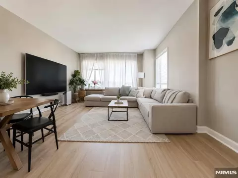 3418 City Pl #3418, Edgewater, NJ 07020