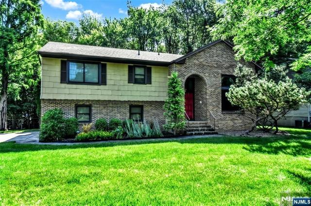 270 E Crescent Ave, Ramsey, NJ 07446