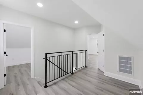 Entry Way - 31 Saint Moritz Pl, Wayne, NJ 07470 photo 6 of 6