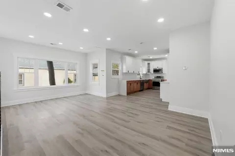 Living - 31 Saint Moritz Pl, Wayne, NJ 07470 photo 2 of 2