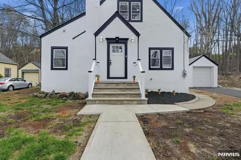 Exterior - 31 Saint Moritz Pl, Wayne, NJ 07470 photo 7 of 8