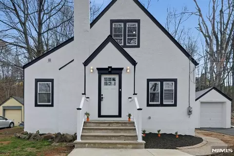 Exterior - 31 Saint Moritz Pl, Wayne, NJ 07470 photo 4 of 8