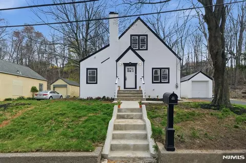 Exterior - 31 Saint Moritz Pl, Wayne, NJ 07470 photo 2 of 8