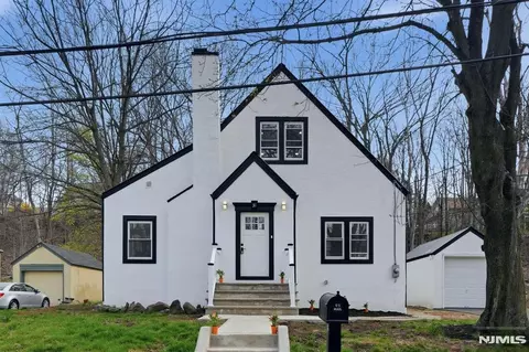 Exterior - 31 Saint Moritz Pl, Wayne, NJ 07470 photo 6 of 8