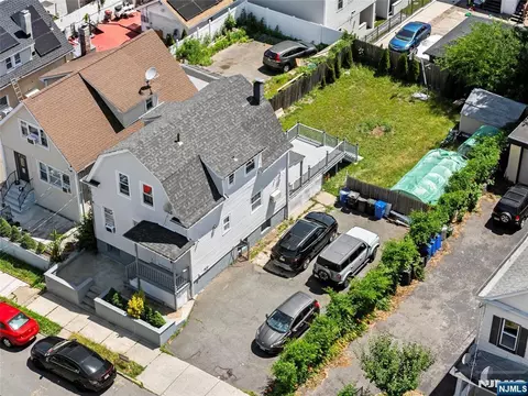 207 24th St, Paterson, NJ 07514