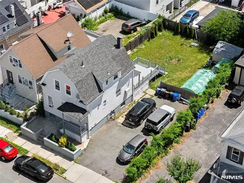 207 24th St, Paterson, NJ 07514