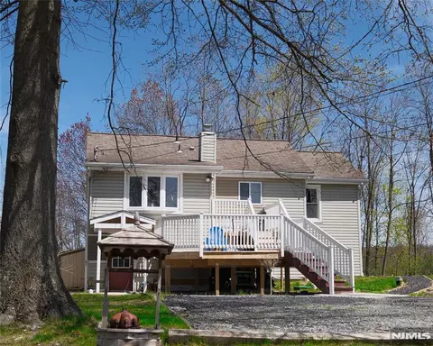 54 Tintle Ave, West Milford, NJ 07480