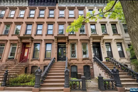 303 York St, Jersey City, NJ 07302