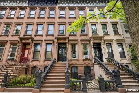303 York St, Jersey City, NJ 07302