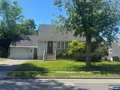 9 Wallace Ln, Woodland Park, NJ 07424