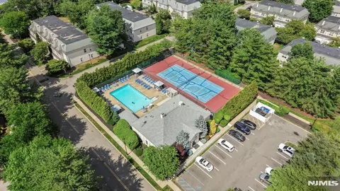 View/Area - 409 Brittany Dr, Wayne, NJ 07470 photo 2 of 4