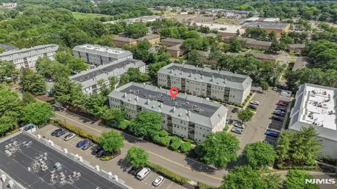 View/Area - 409 Brittany Dr, Wayne, NJ 07470 photo 1 of 4