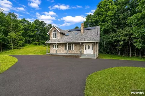 655 Warwick Tpke, Hewitt, NJ 07421