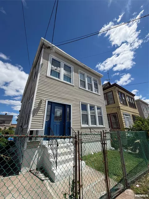 395 Madison Ave, Paterson, NJ 07524