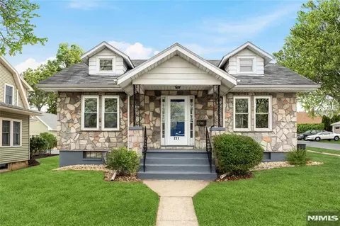 211 Pennsylvania Ave, Pohatcong, NJ 08865