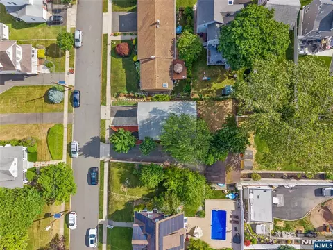 View/Area - 11 Hampton Pl, Nutley, NJ 07110 photo 3 of 20